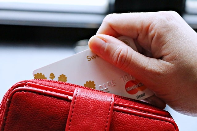 Comment faire ses paiements lors de ses séjours à l’étranger ?